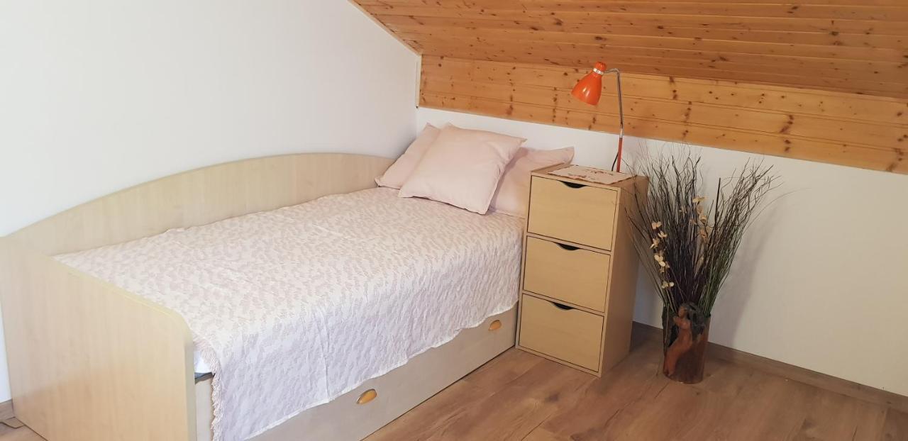 Holiday House Vilana Puconci Екстер'єр фото